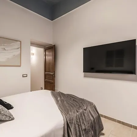 The Rent - Two-bedroom Near Fori Imperiali Apartment Rom