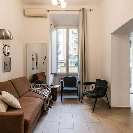 The Rent - Two-bedroom Near Fori Imperiali Apartment