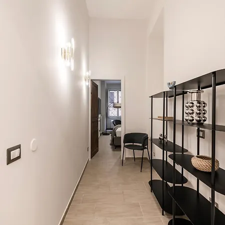 The Rent - Two-bedroom Near Fori Imperiali Apartment