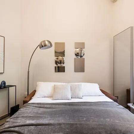 The Rent - Two-bedroom Near Fori Imperiali Apartment