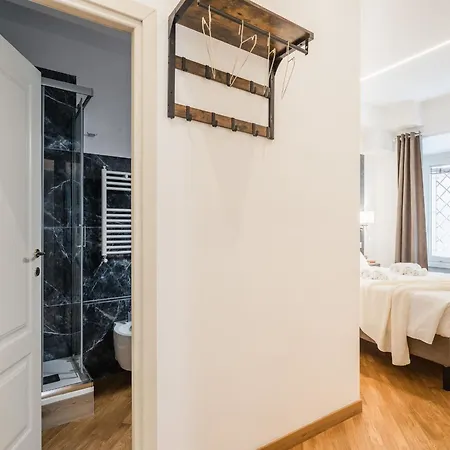 The Rent - Two-bedroom Near Fori Imperiali Rom