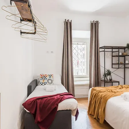 The Rent - Two-bedroom Near Fori Imperiali Rom