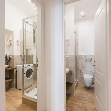 The Rent - Two-bedroom Near Fori Imperiali Rom