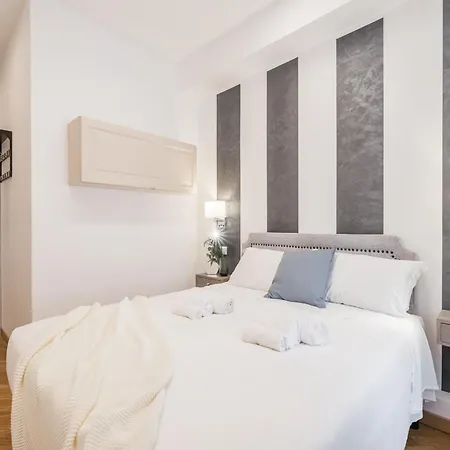The Rent - Two-bedroom Near Fori Imperiali * Rom
