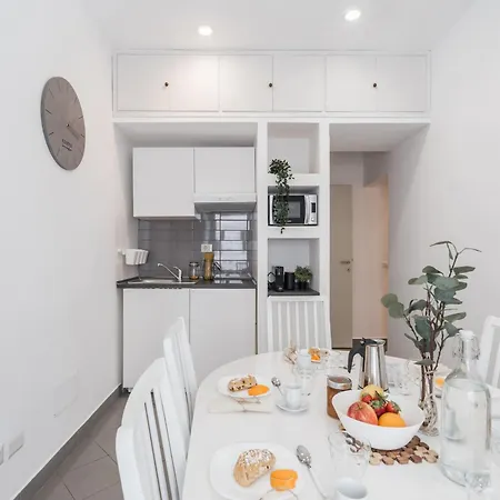 The Rent - Two-bedroom Near Fori Imperiali