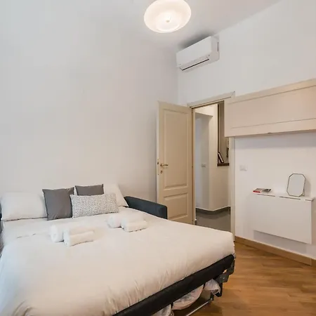 Apartment The Rent - Two-bedroom Near Fori Imperiali Rom